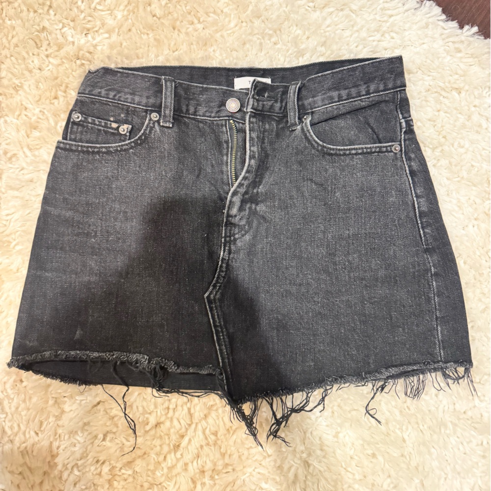 Black TNA skirt size 4